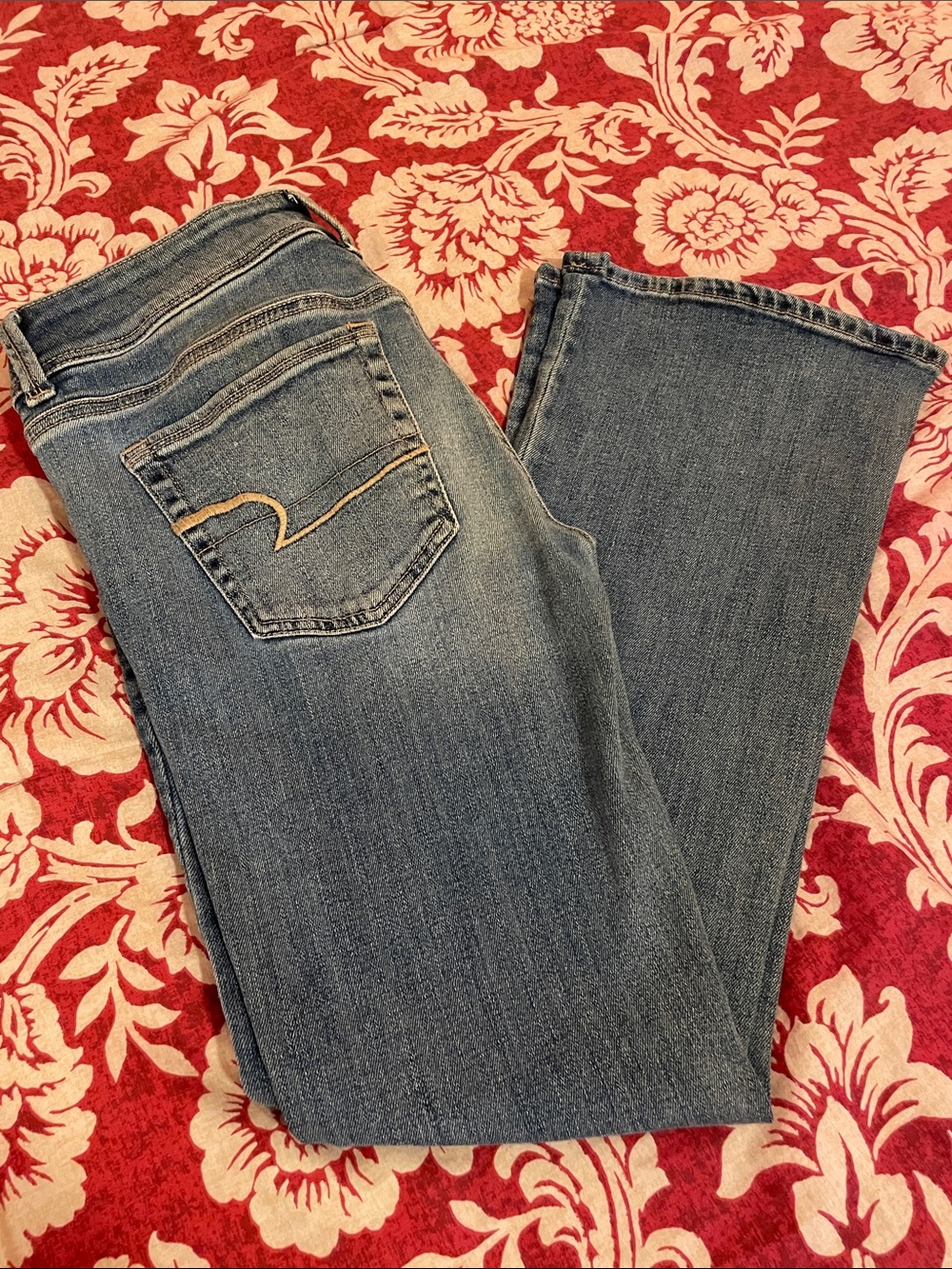 American Eagle Outfitters Women’s Boot Cut Jeans in Medium Blue